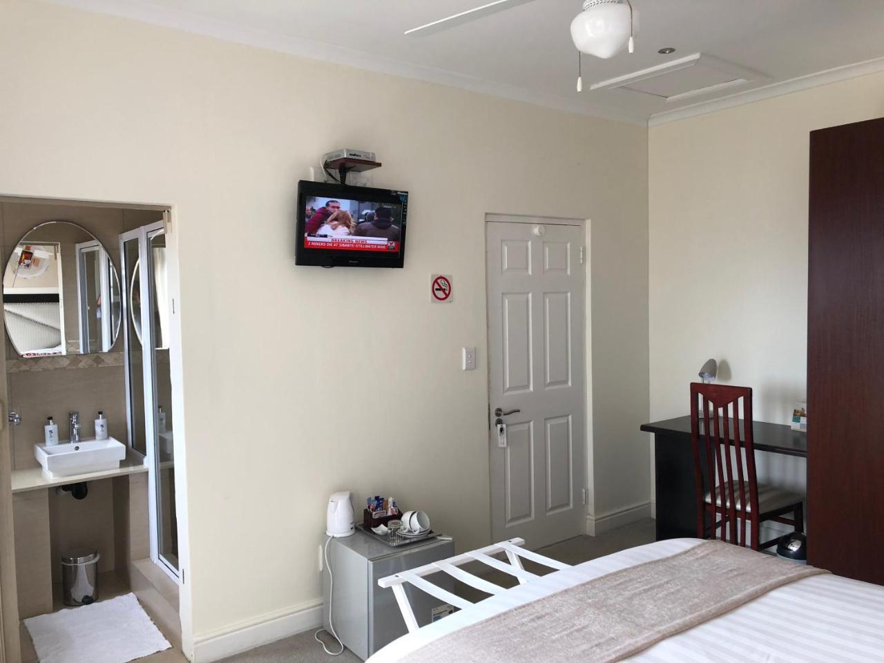 Coral Beach Bed & Breakfast East London Exterior photo